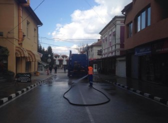 ПРИКЛЮЧВА ПОЧИСТВАНЕТО НА ЕТРОПОЛЕ.