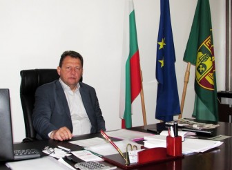 ПОЗДРАВИТЕЛЕН АДРЕС