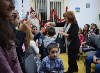 КОЛЕДНО ТЪРЖЕСТВО В ЦЕНТЪРА ЗА…