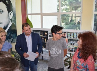 УСПЕШНО ЗАВЪРШВАНЕ НА УЧЕНИЦИТЕ ОТ…