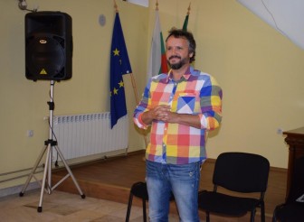 КАЛИН ТЕРЗИЙСКИ ПРЕДСТАВИ НОВАТА СИ…