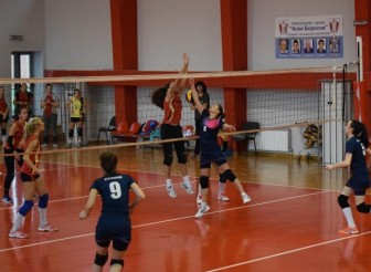 ПОРЕДНА ВОЛЕЙБОЛНА ДРАМА ЗА ЖЕНИТЕ
