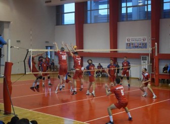 ЕТРОПОЛЦИ ПОБЕДИХА СЕПТЕМВРИ В ТРЕТАТА…