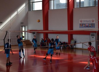 ЕТРОПОЛЕ БЕ ДОМАКИН НА ОБЛАСТНИ…