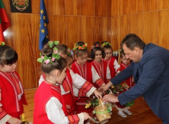 ЛАЗАРКИ НАРИЧАХА ЗА ЗДРАВЕ И…