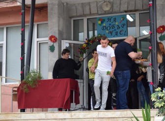 ПРОФЕСИОНАЛНА ГИМНАЗИЯ „ТОДОР ПЕЕВ” ИЗПРАТИ…