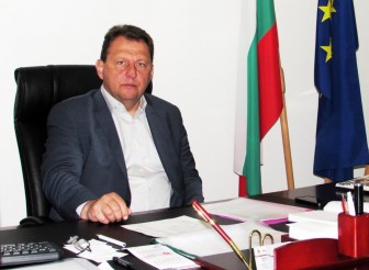 ПОЗДРАВИТЕЛЕН  АДРЕС