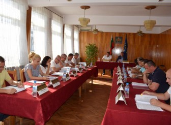 РЕШЕНИЯ НА ОБЩИНСКИ СЪВЕТ –…