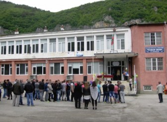 ПОЗДРАВИТЕЛЕН  АДРЕС