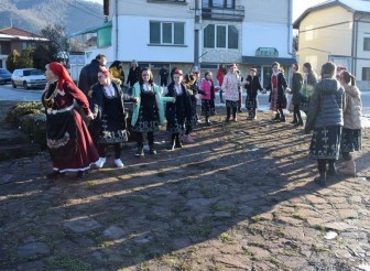 НАРОДНИЯТ ОБИЧАЙ „ПЕЕНЕ НА ПРЪСТЕНИТЕ“…