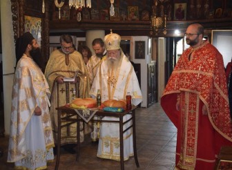 ТЪРЖЕСТВЕНА СВЕТА ЛИТУРГИЯ БЕ ОТСЛУЖЕНА…
