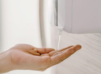 ОБЩИНА ЕТРОПОЛЕ ОСИГУРИ ДЕЗИНФЕКЦИРАЩИ СРЕДСТВА…